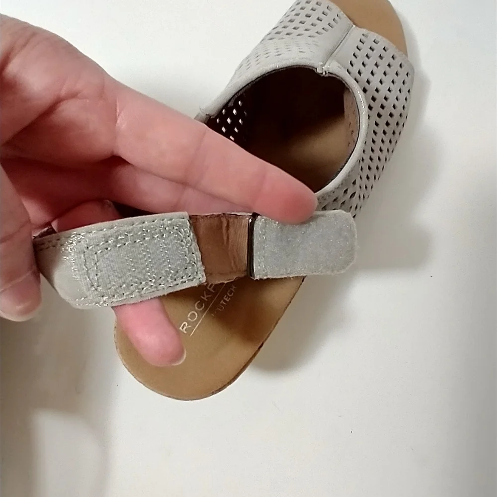 Rockport Briah Perforated Slingback Wedge, Silver Metallic Leather,‎ Size 8.5